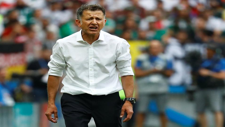 Mexico see off South Korea to continue flawless World Cup start